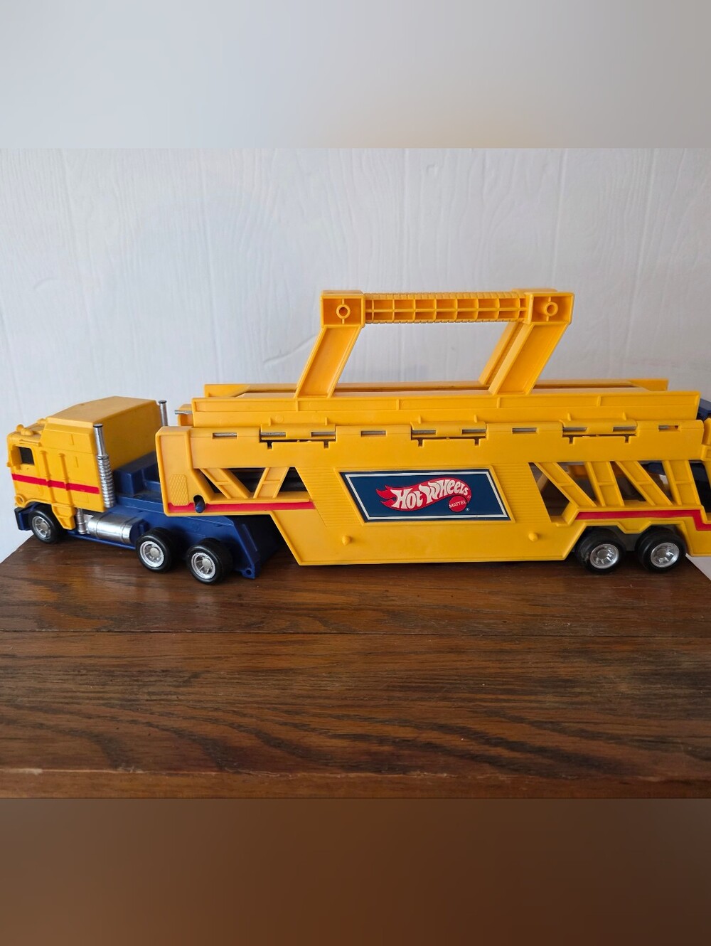 Vintage Hot Wheels Car Hauler & Carrying Case